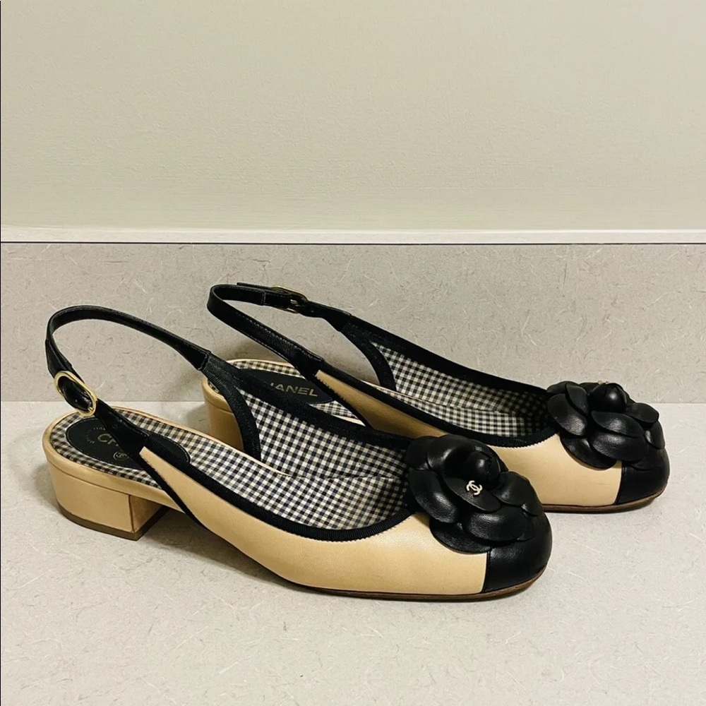AUTHENTIC WOMENS CHANEL CAMELIA FLOWER LEATHER SLINGBACK SHOES, SIZE 39